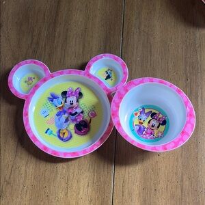 Minnie Mouse and Daisy divided plate and bowl